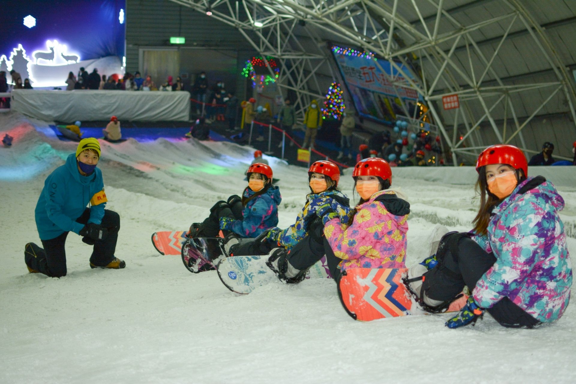 新竹也能學滑雪！全台最大室內滑雪場，單板雙板教學一次滿足