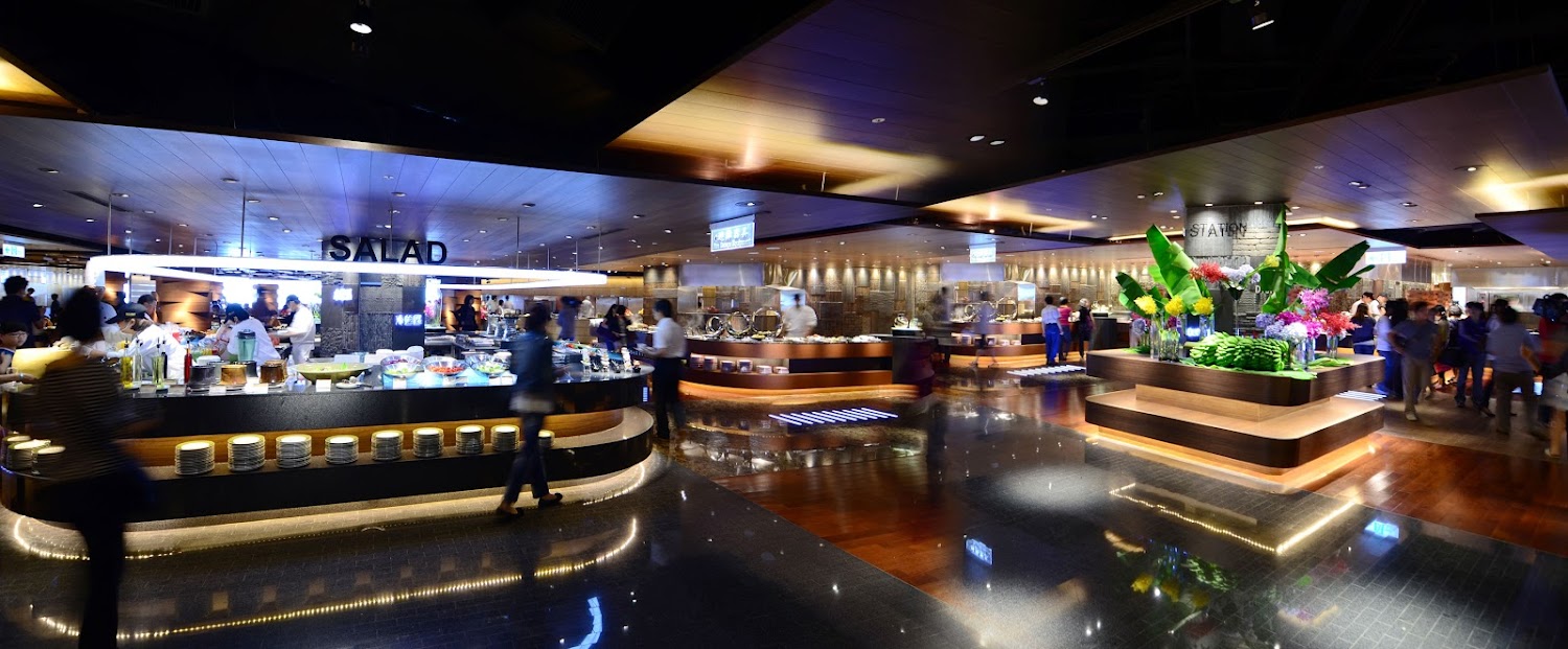 漢來海港餐廳漢神巨蛋店外觀與入口處,展現五星級飯店的氣派與質感