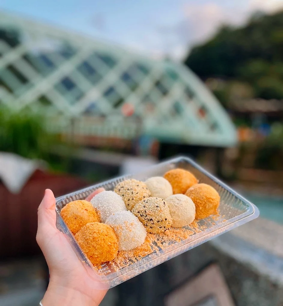 當城市開始冷，烏來老街正暖：一場山霧裡的溫泉約會