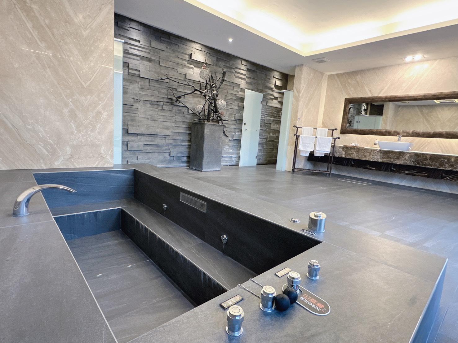 柔軟的床鋪與舒適的環境，是旅途結束後最好的歸宿。