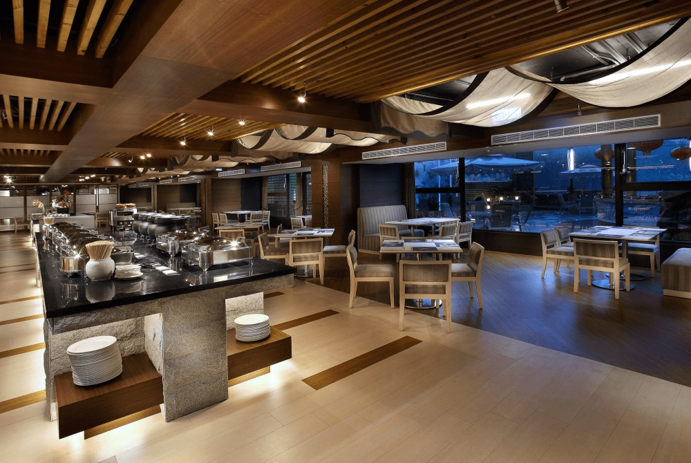 湖邊的一場安靜旅行，在日月潭的晨霧裡醒來｜日月潭大飯店的湖景時光