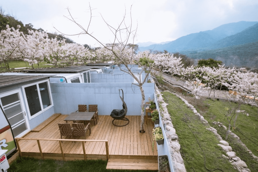 遠山望月溫泉風呂露營區｜夜宿在群山之間，在山裡泡湯、在星空下入眠