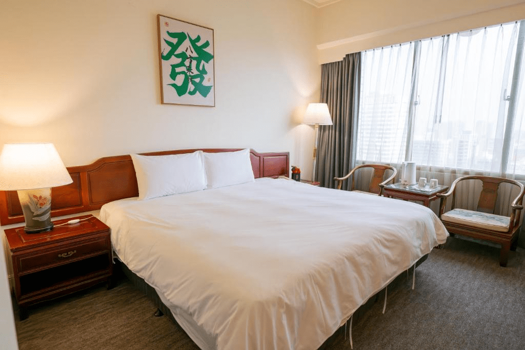 當台中的城市燈亮起，一場關於放鬆與歸屬的住宿故事正在展開