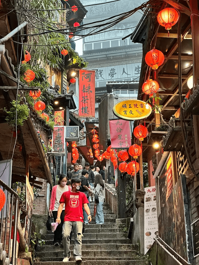 🎋九份老街｜迷霧山城的懷舊旅程，散步山巒間的老時光