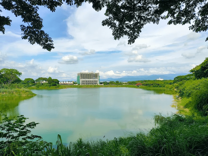在微風輕拂的午後，散步走進斗六景點的湖畔與巷弄，把一日旅程交給最自然的節奏