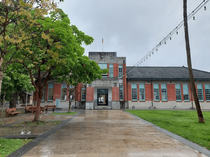 在微風輕拂的午後，散步走進斗六景點的湖畔與巷弄，把一日旅程交給最自然的節奏