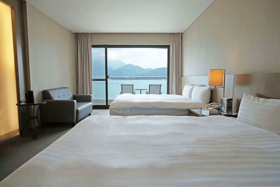 日月潭的美，窗景變成最好的風景，把自己交給湖光｜日月潭大淶閣飯店