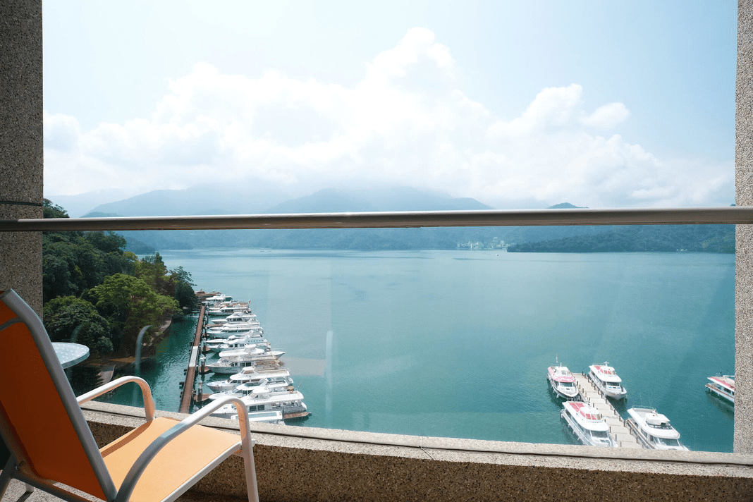 日月潭的美，窗景變成最好的風景，把自己交給湖光｜日月潭大淶閣飯店