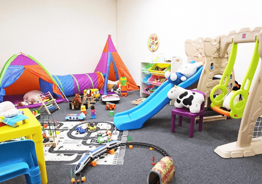 帶著孩子在台中住進溫暖的親子飯店,看著晨光灑進房裡後踏上城市輕旅行的節奏