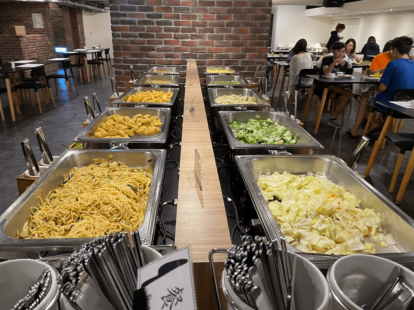 旅人驛站鐵花文創二館溫馨的交誼空間