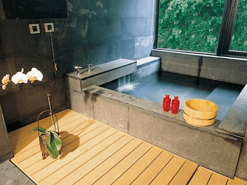 走進烏來山霧與溫泉之間，用一個週末慢慢泡掉整週疲憊