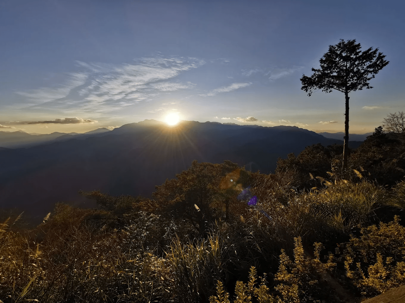 祝山觀日平臺遠眺山間雲海