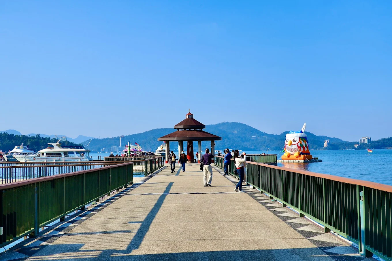 🌅 伊達邵碼頭｜日月潭最美湖畔商圈 × 遊船美食一日輕旅行