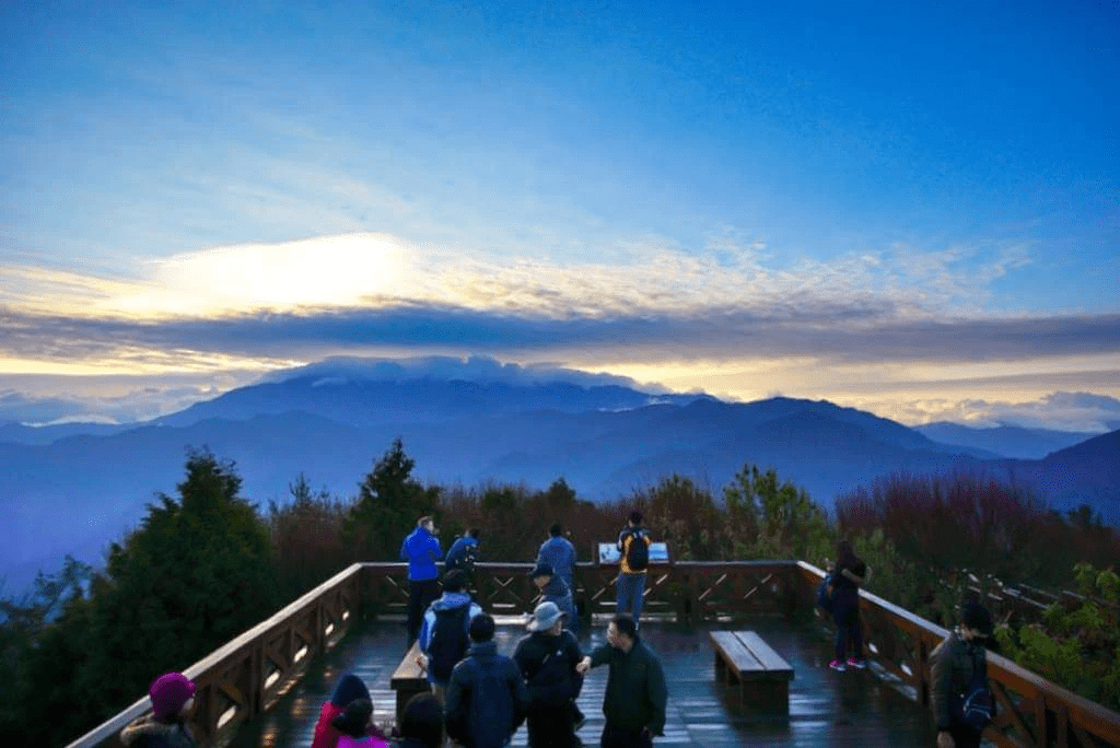 晨曦中漸層的天空色彩