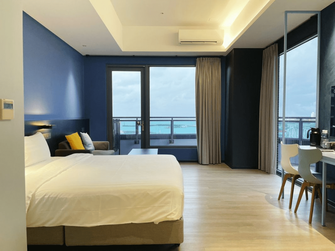 外澳的一場慢旅，住進一段靠海的時光，一夜在烏石港 OA HOTEL 的寧靜