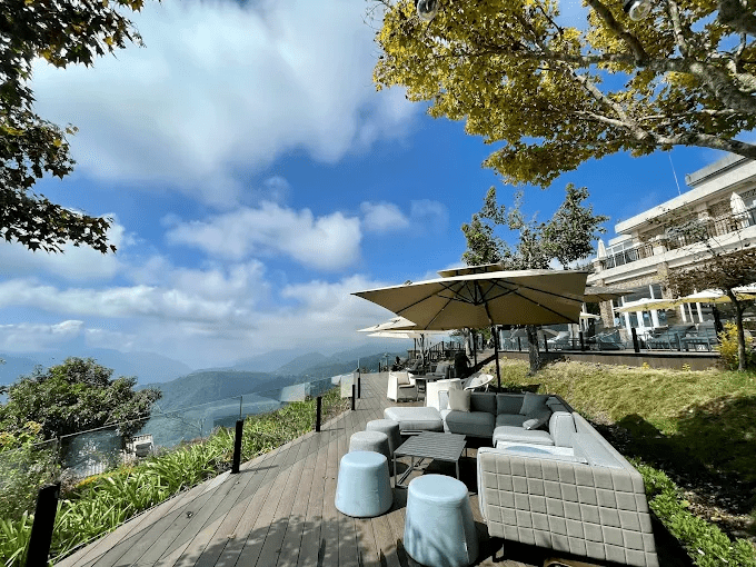 沿著山路往清境農場前進，用住宿挑選與景點動線讓假期變得輕鬆好走