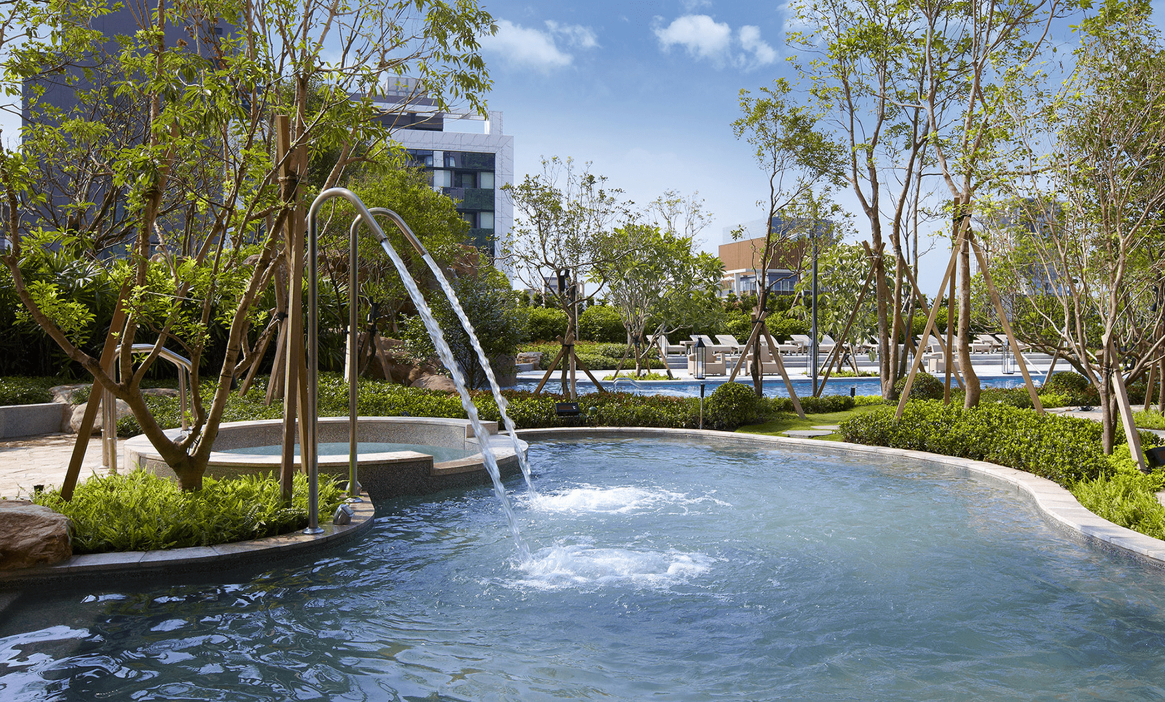 礁溪的風很慢，在房間裡泡一池安靜，一段藏在礁溪寒沐酒店的柔軟時光