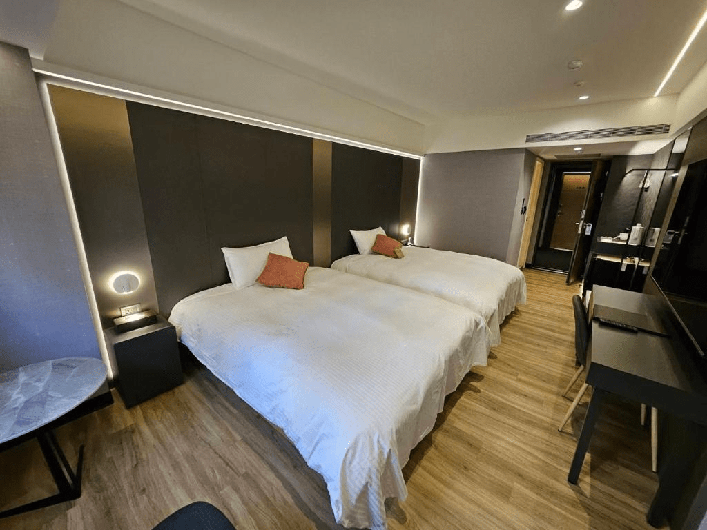 放慢腳步穿越三多商圈,高雄旅居文旅帶我感受城市裡最溫柔的光