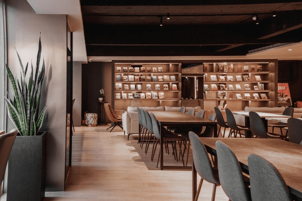 放慢腳步穿越三多商圈,高雄旅居文旅帶我感受城市裡最溫柔的光