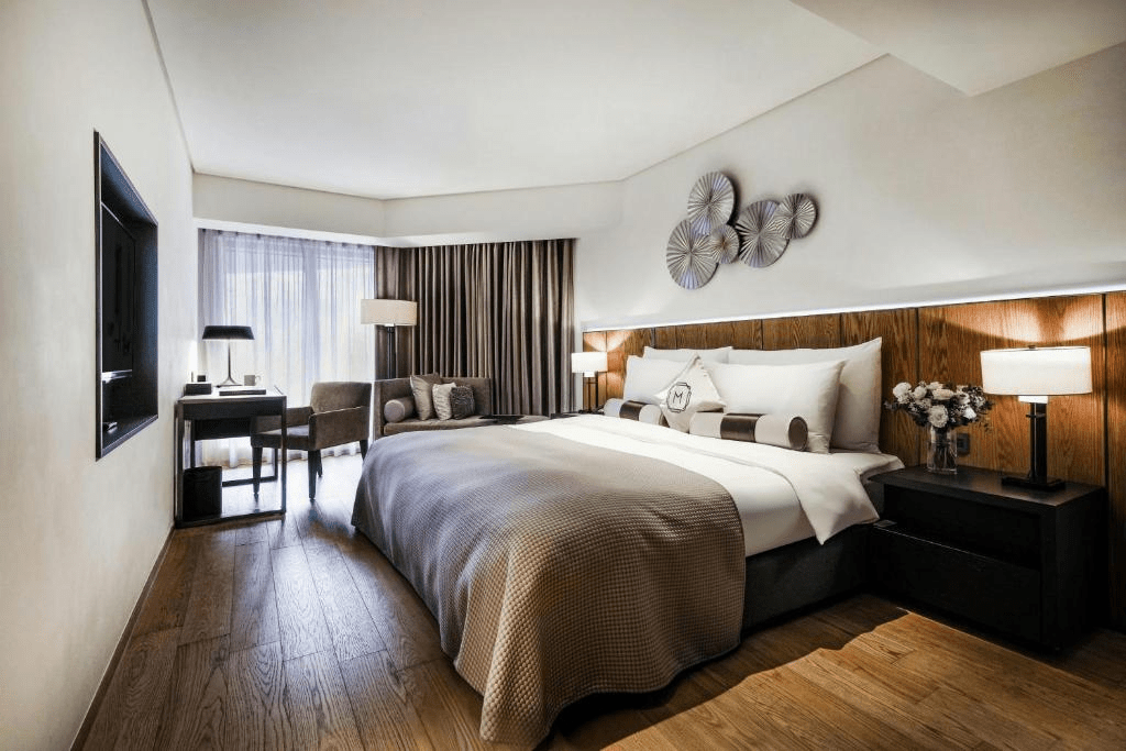 在清晨步入台北街區時，挑一間住起來剛好的住宿，讓整趟城市旅程從輕鬆的呼吸開始