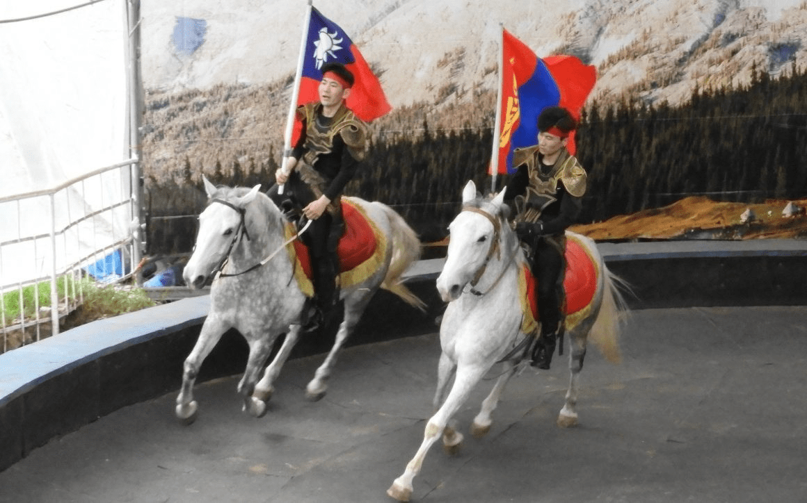 順著南投的山風走向清境農場那片草原時，綿羊與陽光會在抵達瞬間把你的心情慢慢放鬆