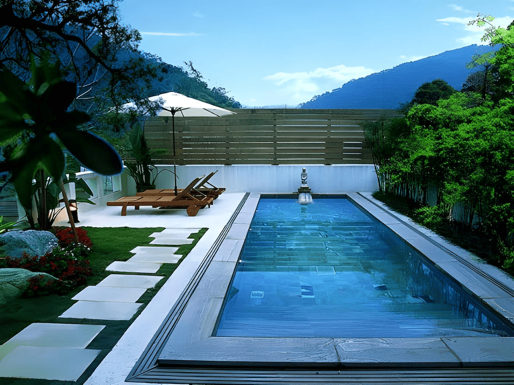 在山谷與海光交錯的路上靠近北投到四重溪的暖泉景色，感受五大溫泉飯店帶來的細緩節奏