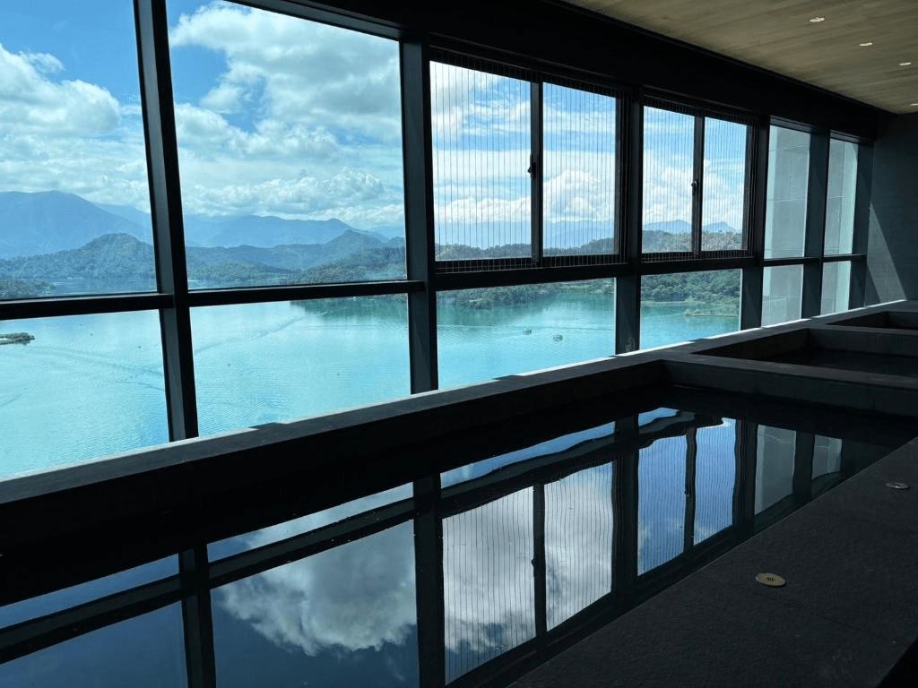 沿著日月潭晨光走進漢來日月行館，把旅行交給湖面的光影與靜謐節奏