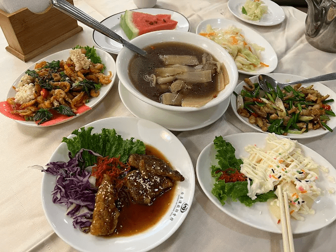 推開窗看見湖光流動,那一刻我終於懂了在日月潭住宿的浪漫與靜謐