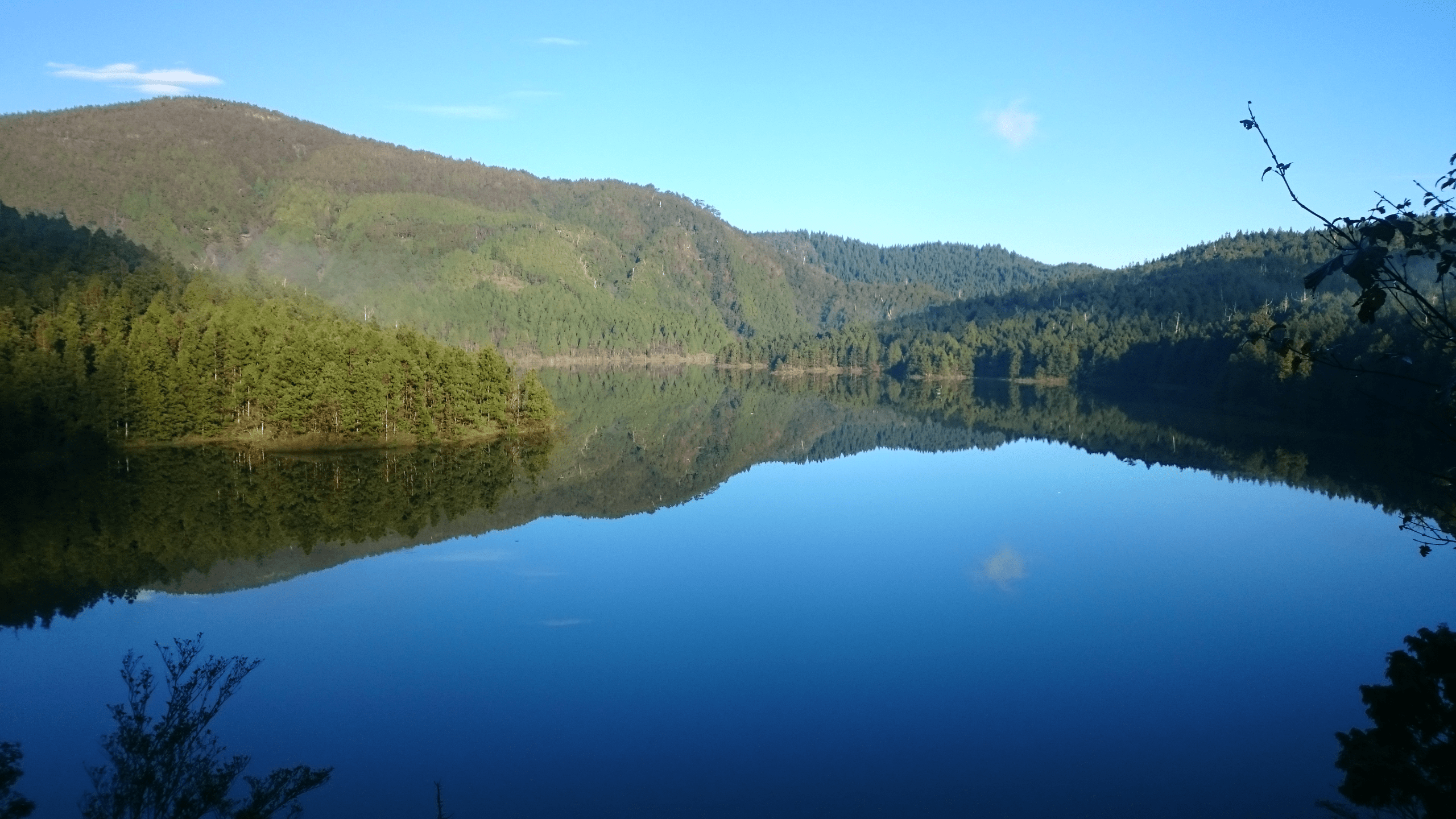 走進雲霧森林中的靜謐秘境,在翠峰湖環湖散步,更靠近自然的一次呼吸