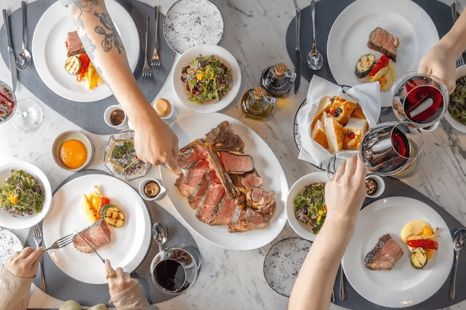 走進高雄洲際酒店，在微風穿過林蔭的午後找一段安靜而舒適的入住時光