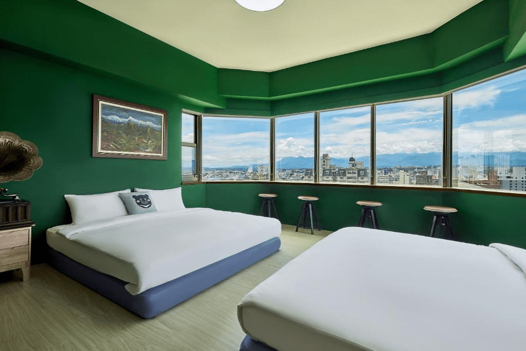 迎著嘉義傍晚的微風漫步城市，把今晚的住宿交給最喜歡的那間溫柔房間