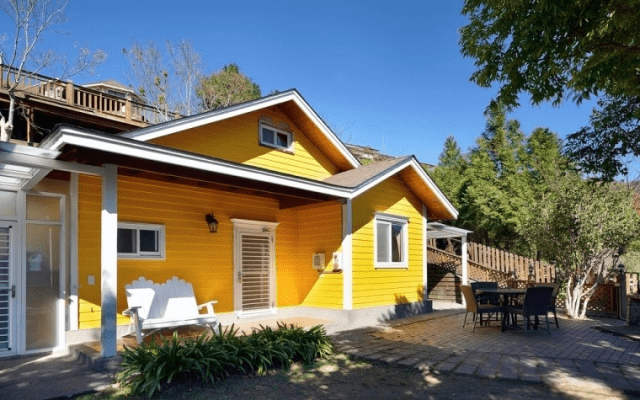 在木屋裡看雲海流動，住進雲霧與陽光之間，清境晨曦山莊的溫柔慢時光