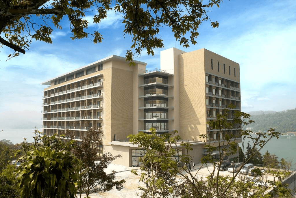 跟著南投的山光走一回，把住宿交給清境與日月潭在清晨展開的那份安穩節奏