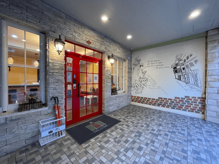 N. Castle Hotel 夜市橙堡渡假旅館
