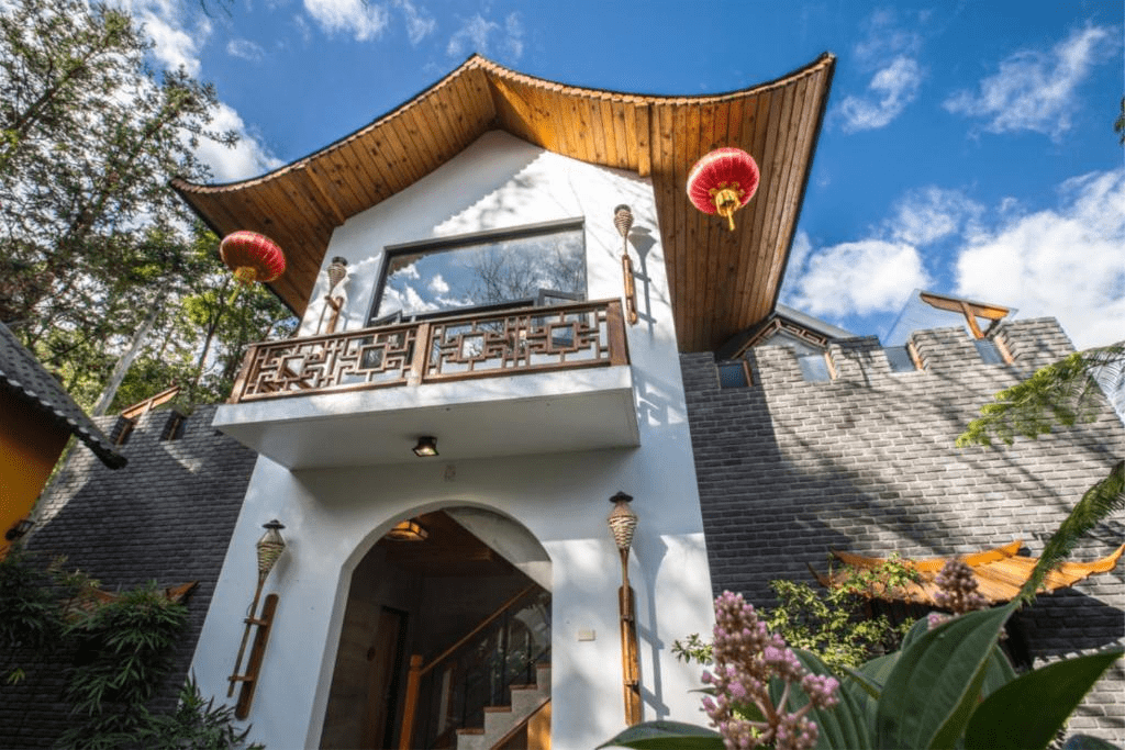 帶著想放鬆的心往南投出發，在山風與湖色之間挑一間能陪你安穩旅行的住宿選擇