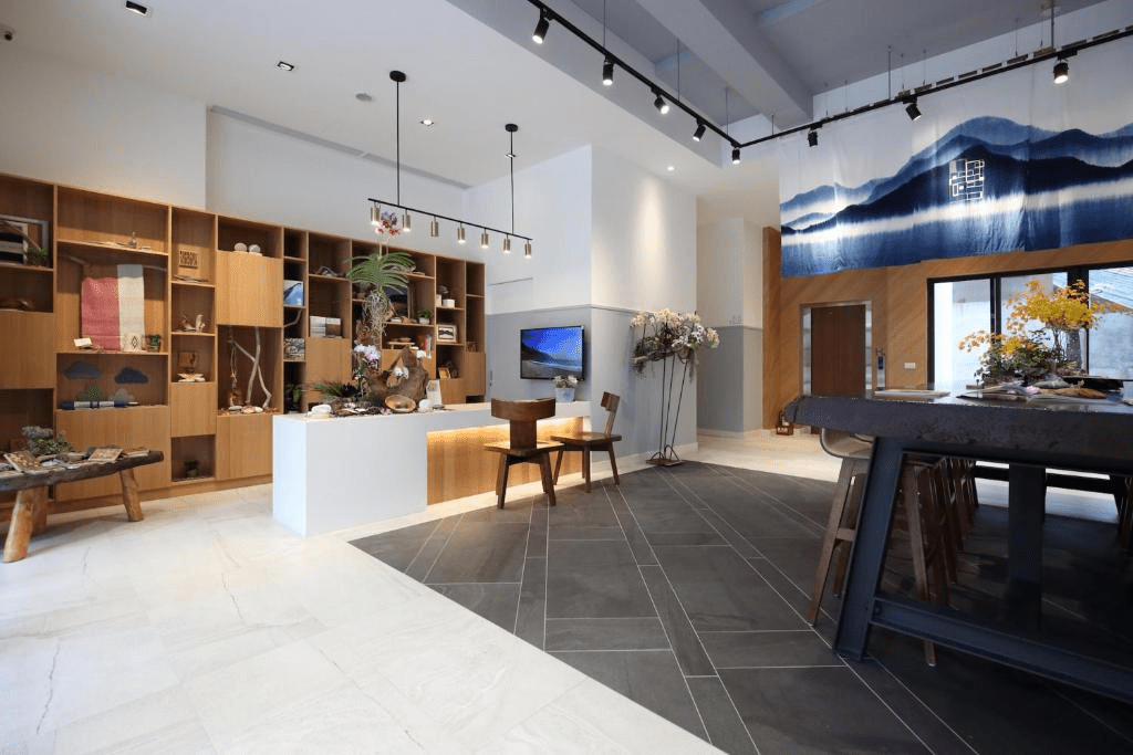 沿著七星潭的光走向海邊,在那山吶海人文旅宿把旅程放慢成一段柔軟的夜晚