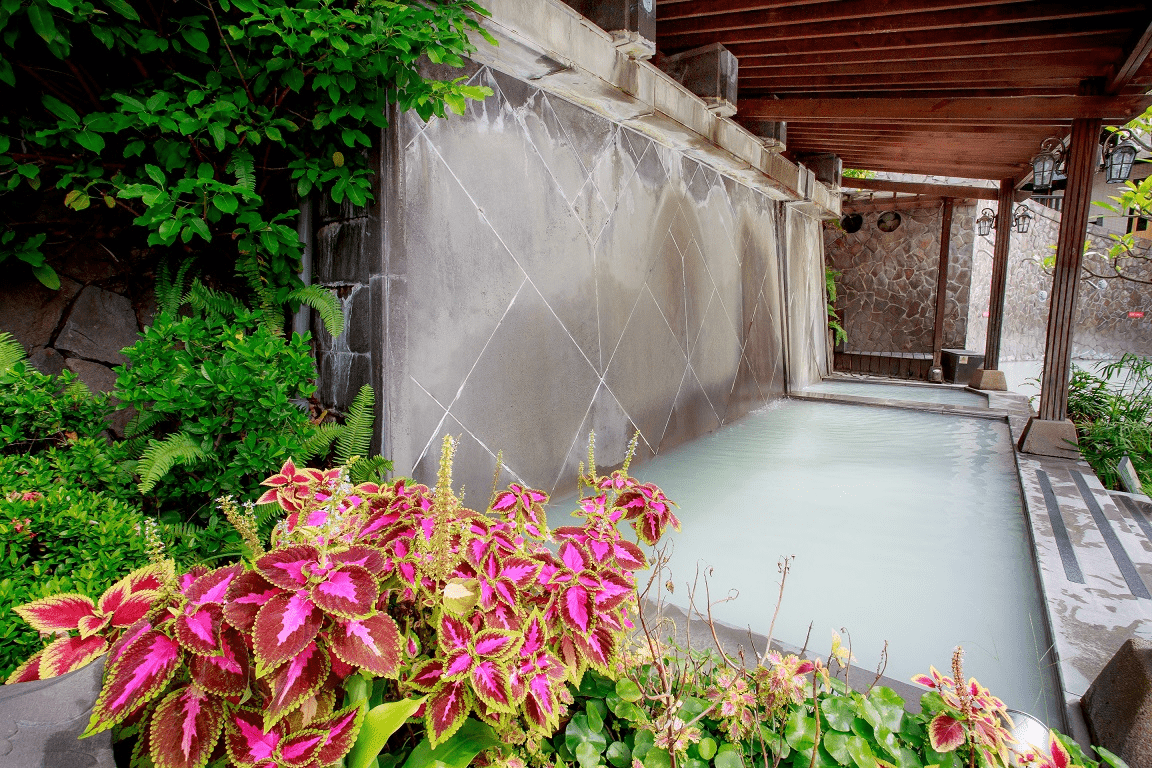 在北投山林裡泡一場溫柔假期，住進春天酒店的山光裡，讓日常變得柔軟