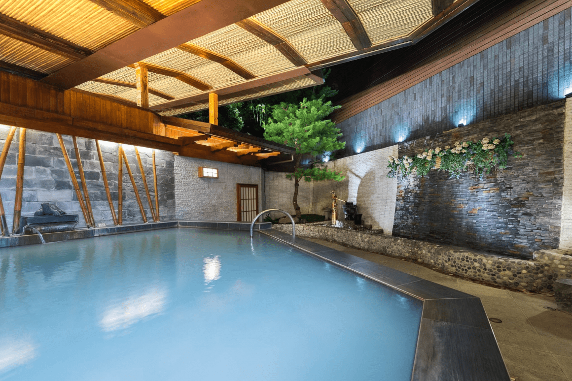 在北投山林裡泡一場溫柔假期，住進春天酒店的山光裡，讓日常變得柔軟