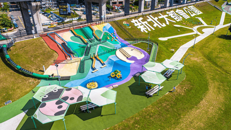 走進城市的綠色縫隙，新北大都會公園散步記，一片大草地療癒整座城市