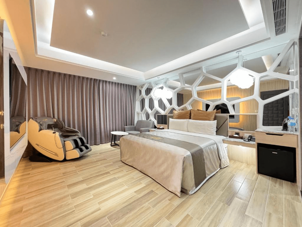 把旅程串成一條溫柔的線，在新竹與苗栗挑幾間順心的住宿，讓沿途的每個夜晚都成為風景