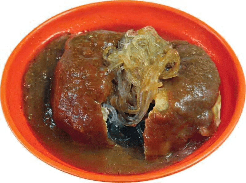 沿著海岸線散步，走進淡水老街，找到海風與故事交織的那份溫柔與悠閒