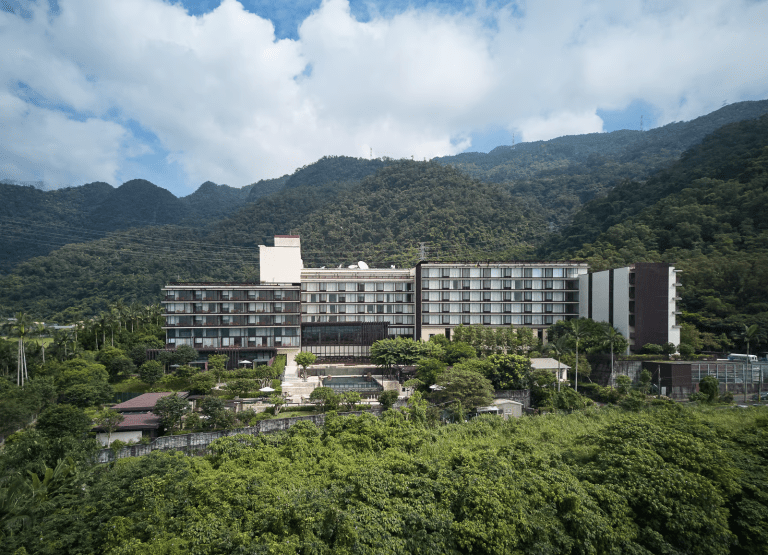 旅途中的溫柔停靠站，在礁溪老爺酒店，找到一份山林與溫泉之間的靜好