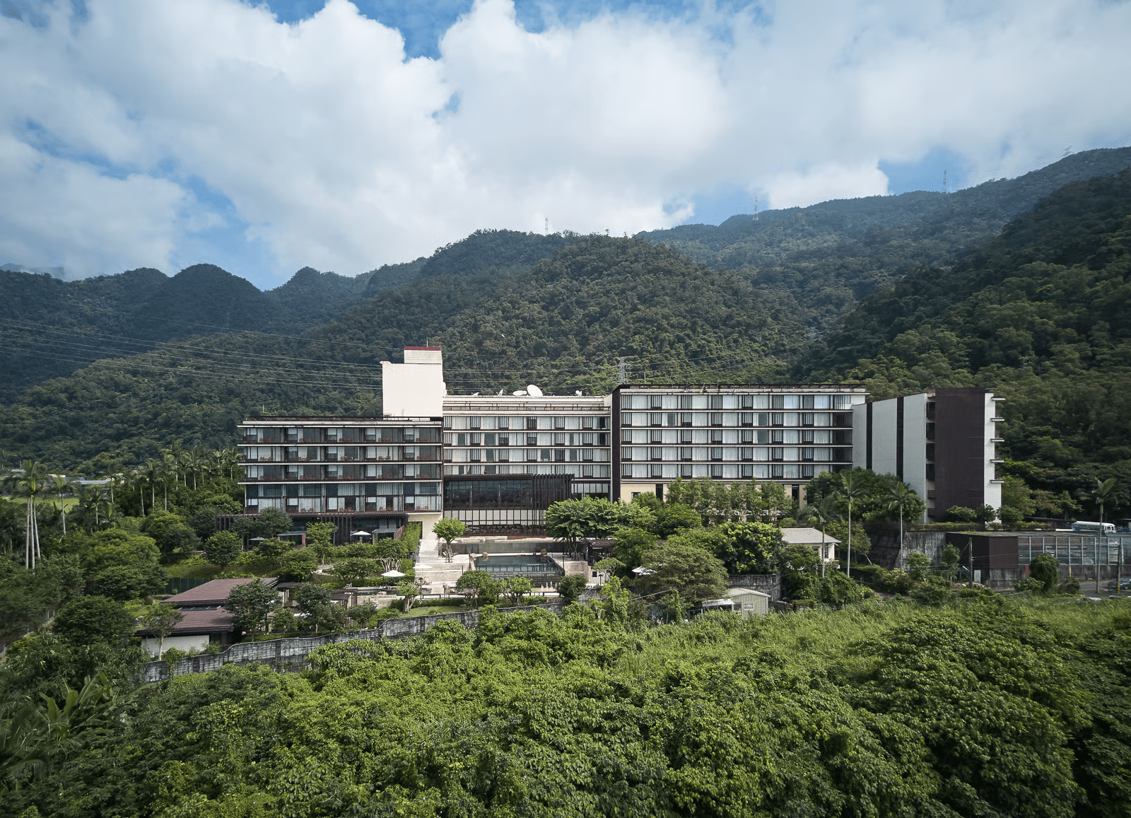 旅途中的溫柔停靠站，在礁溪老爺酒店，找到一份山林與溫泉之間的靜好