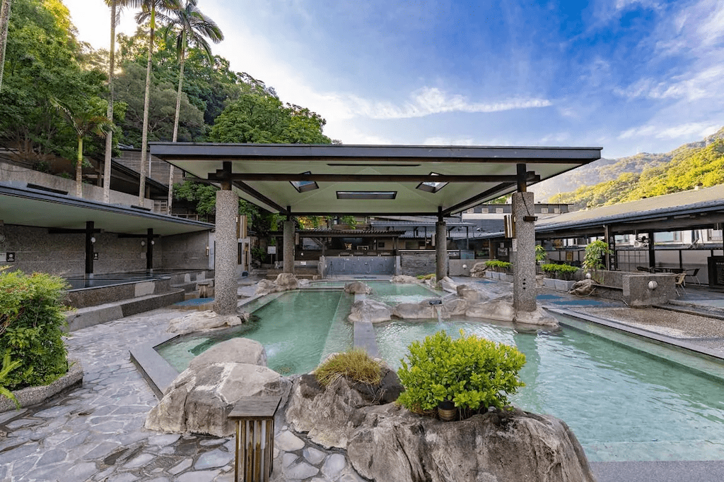 擁有豐富設施的度假型飯店，是全家人共享溫泉時光的最佳選擇