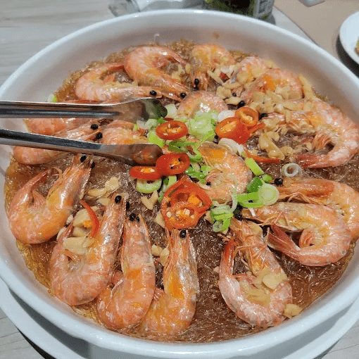 結合在地食材的美食饗宴，是溫泉旅行中不可或缺的味覺記憶