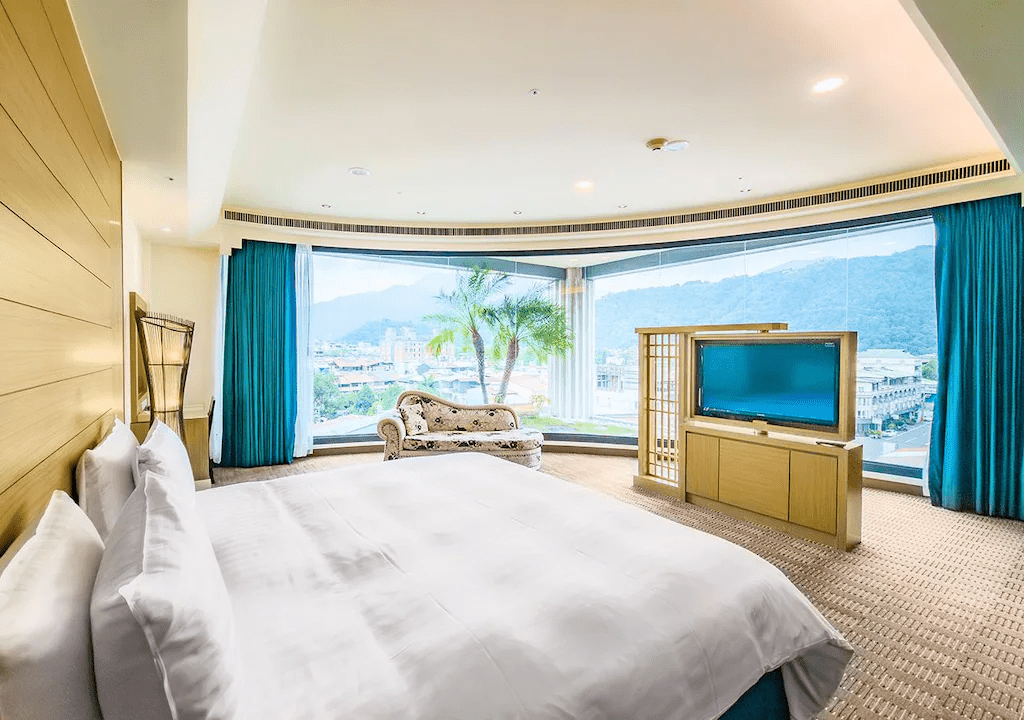 走進南投的湖光與山色，在日月潭與清境之間挑一間讓旅程慢慢甦醒的住宿