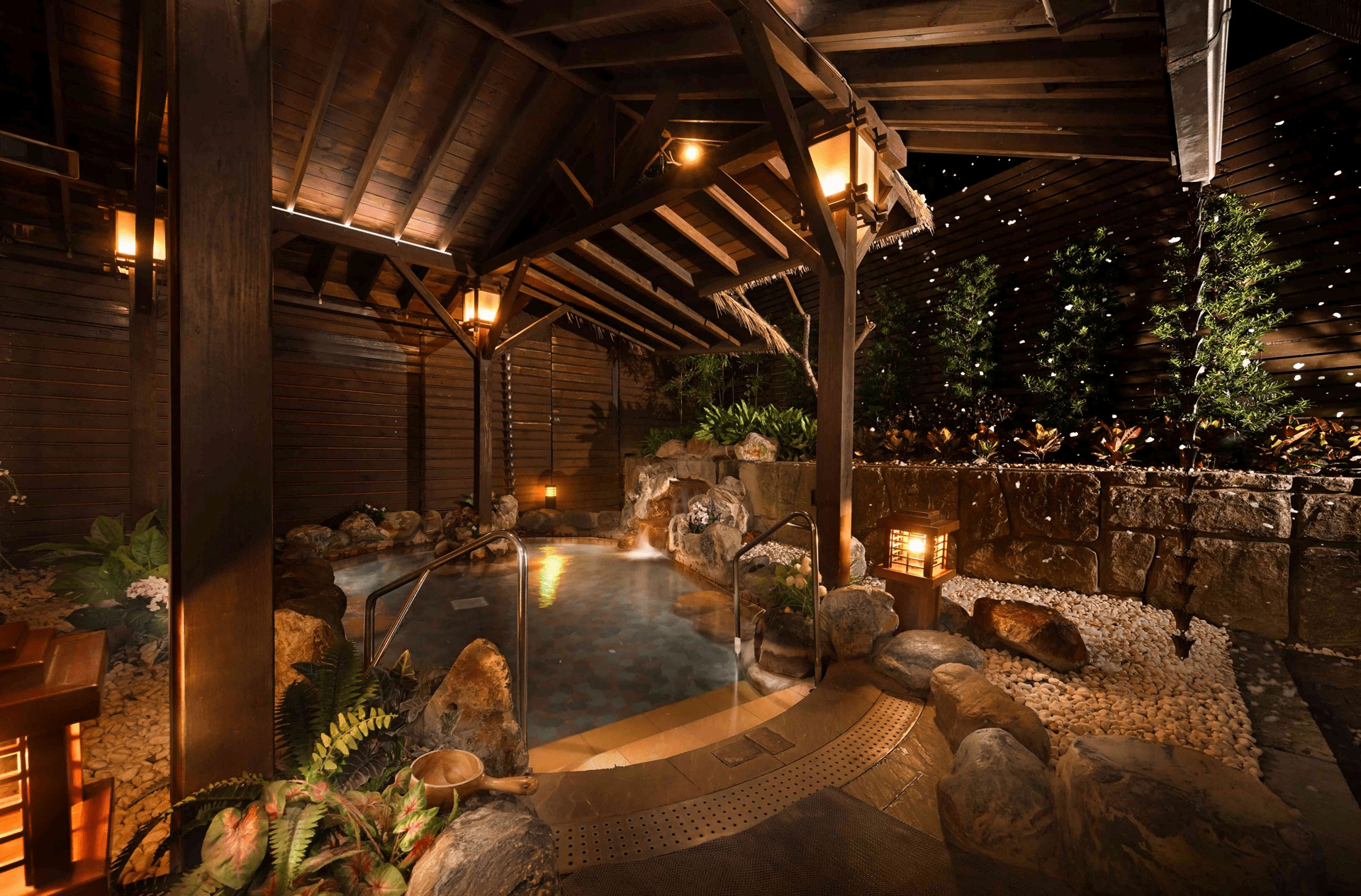 在北投溫泉的夜色裡，讓熱氣與山風一起沖淡生活的疲憊