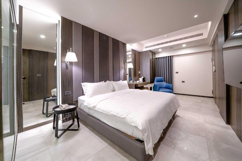 漫步台南府城的慢生活,睡進老城的溫柔裡,遇見一座城市的柔光與味道