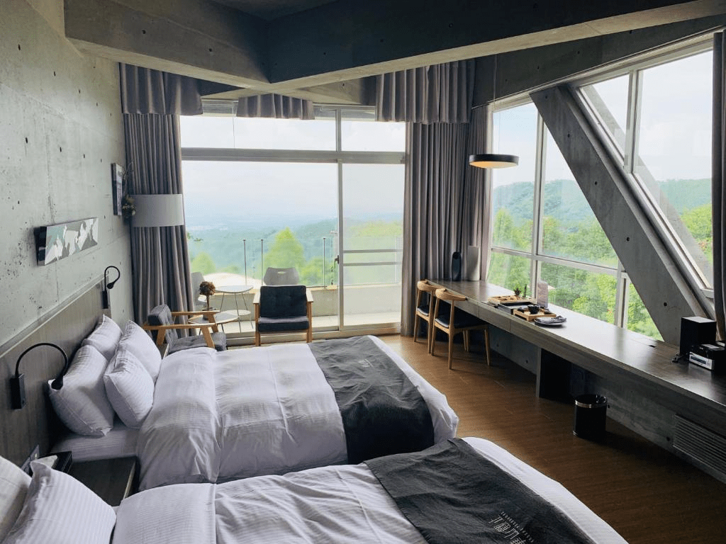 帶著行李踏進斗六午後的暖風裡，找一處貼近生活步調的住宿，讓旅程自然流動起來