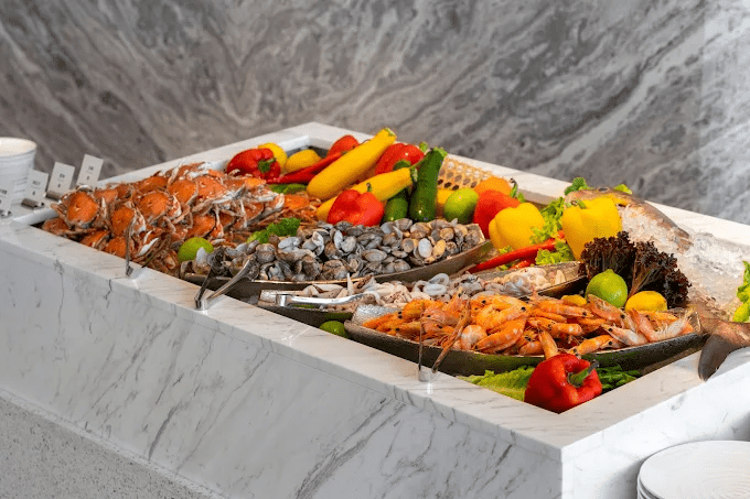 泳池映著天光，在高雄承億酒店看見城市與海交會的那一刻